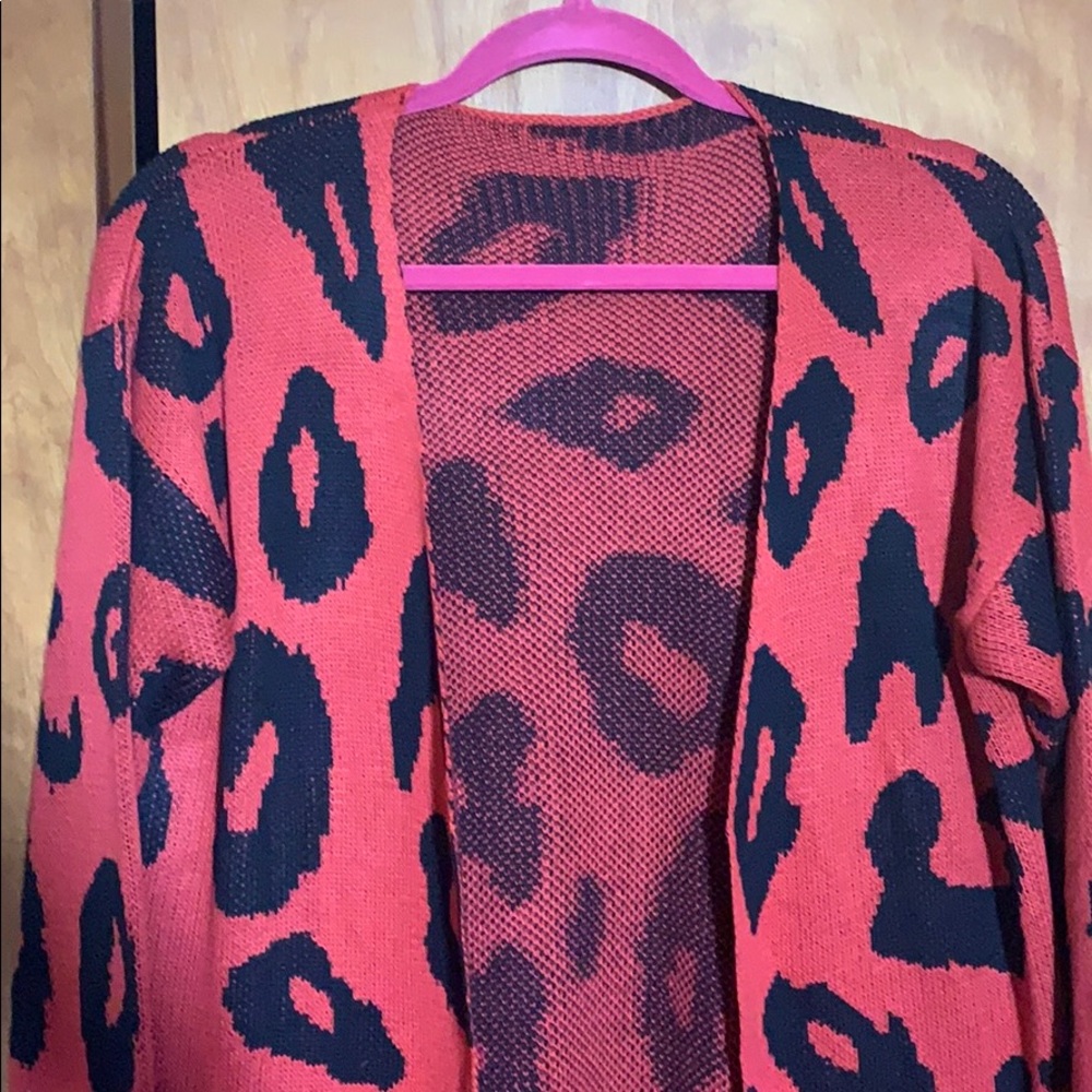 LEOPARD PRINT RED LONG SWEATER ❤️